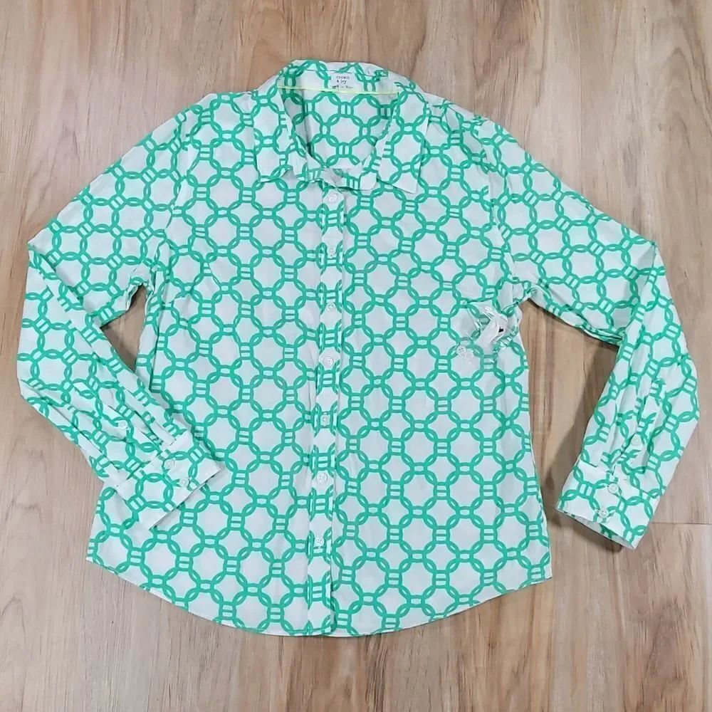 🔹️NWT Crown & Ivy White & Green Geo Print Buttoned Long Sleeve Shirt Large